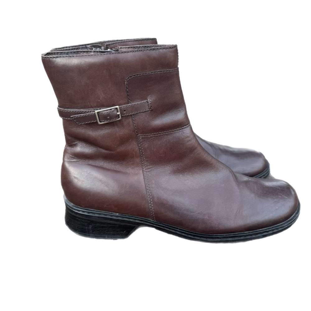 CLARKS leather ankle boots size 9
